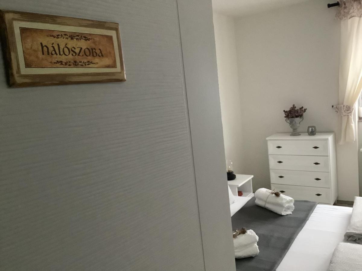 Ezuest Boroka Apartman Eger Exterior photo