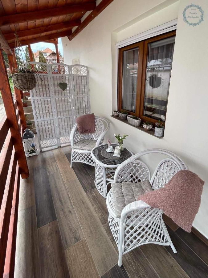 Ezuest Boroka Apartman Eger Exterior photo